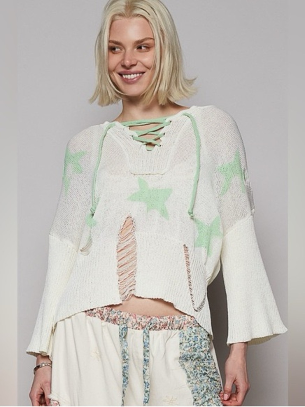 NWT POL Clothing distressed Mint stars 3/4 Sleeve pullover sweater. Size Large.